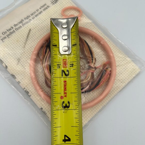 Banar Designs Counted Cross Stitch Teddy Bear MISB-112 3" Pink Hoop VTG 90s - Picture 4 of 4